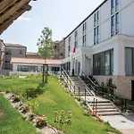 Ibis Centre 3*
