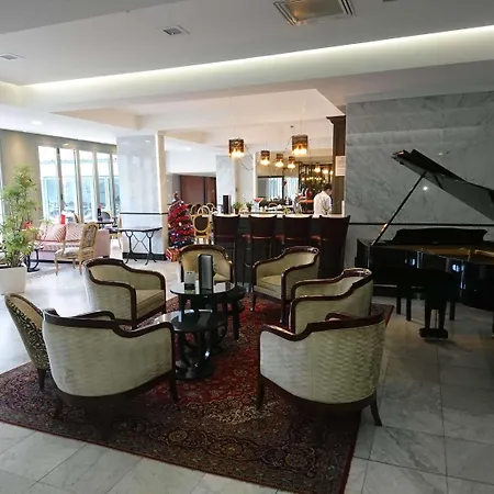 Ibis Centre Hotel 3*