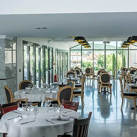 Ibis Centre Hotel 3*