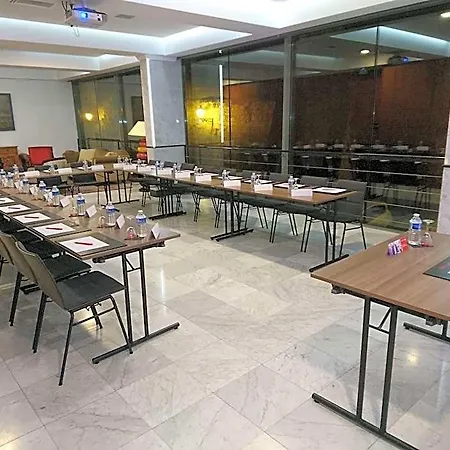 Ibis Centre 3*