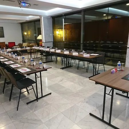 Ibis Centre Hotel 3*