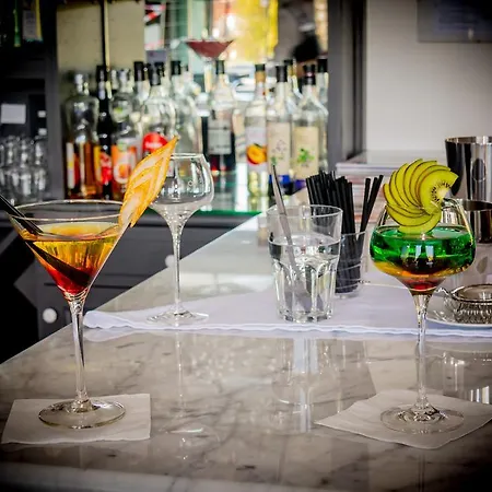 Ibis Centre Hotel 3*