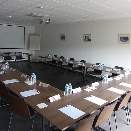 Ibis Centre Hotel 3*