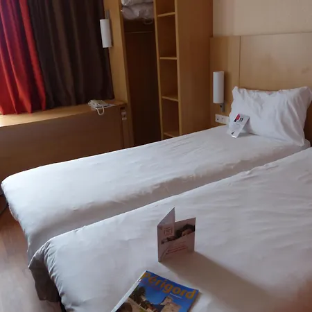 Ibis Centre Hotel 3*