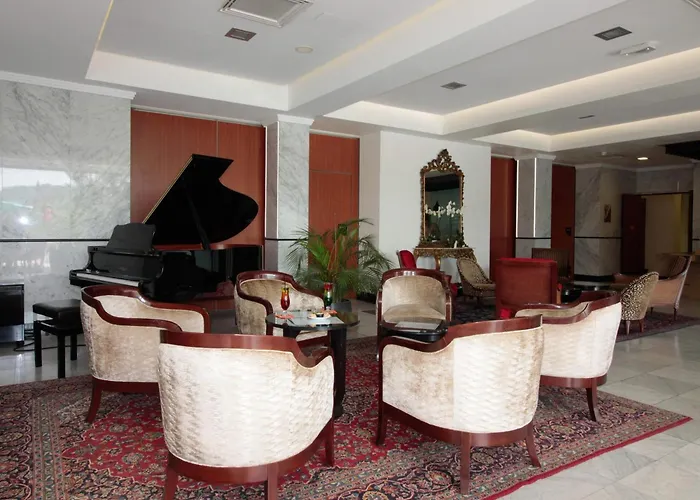 Ibis Centre Hotel 3*