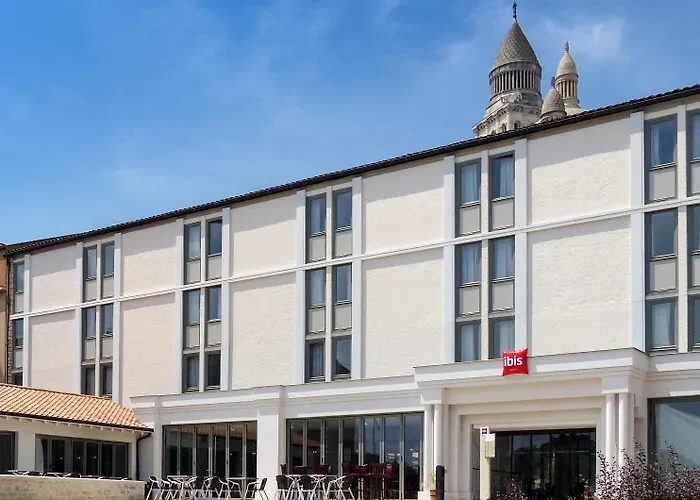 Ibis Centre Hotel 3*