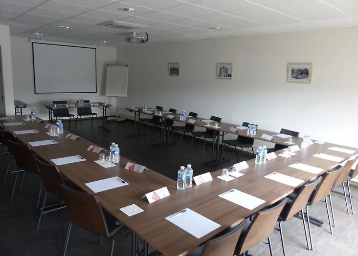 Ibis Centre Hotel 3*