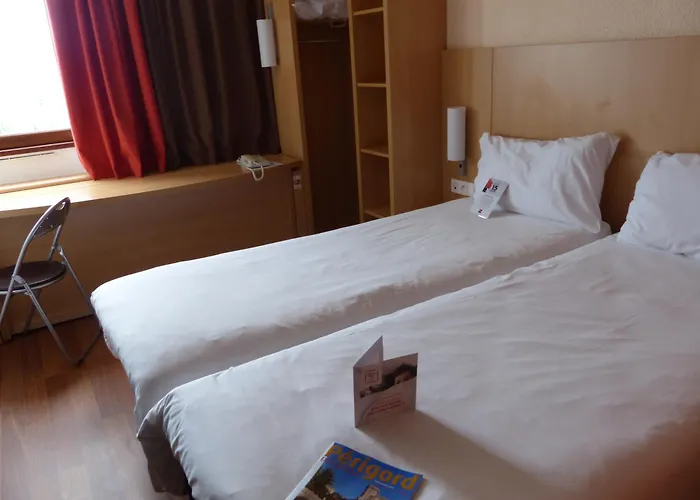 Ibis Centre Hotel 3*